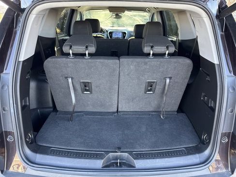 Used 2021 GMC Acadia SLE w/ Driver Convenience Package image 7