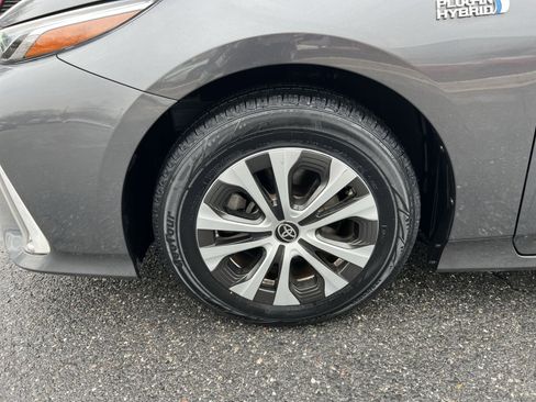 Used 2022 Toyota Prius Prime XLE image 12