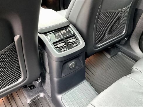 Used 2025 Volvo XC90 T8 Plus w/ Protection Package Premier AWD/4WD image 34