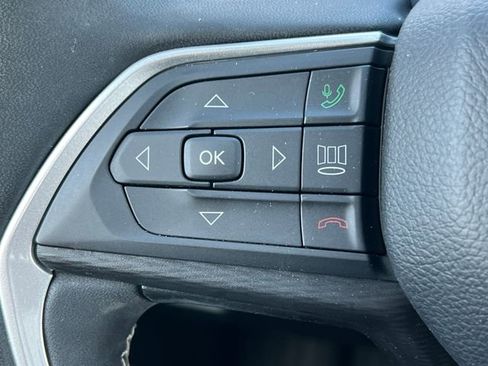 Used 2023 Jeep Grand Cherokee L Laredo AWD/4WD image 6