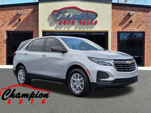 Used 2022 Chevrolet Equinox LS AWD/4WD image 1