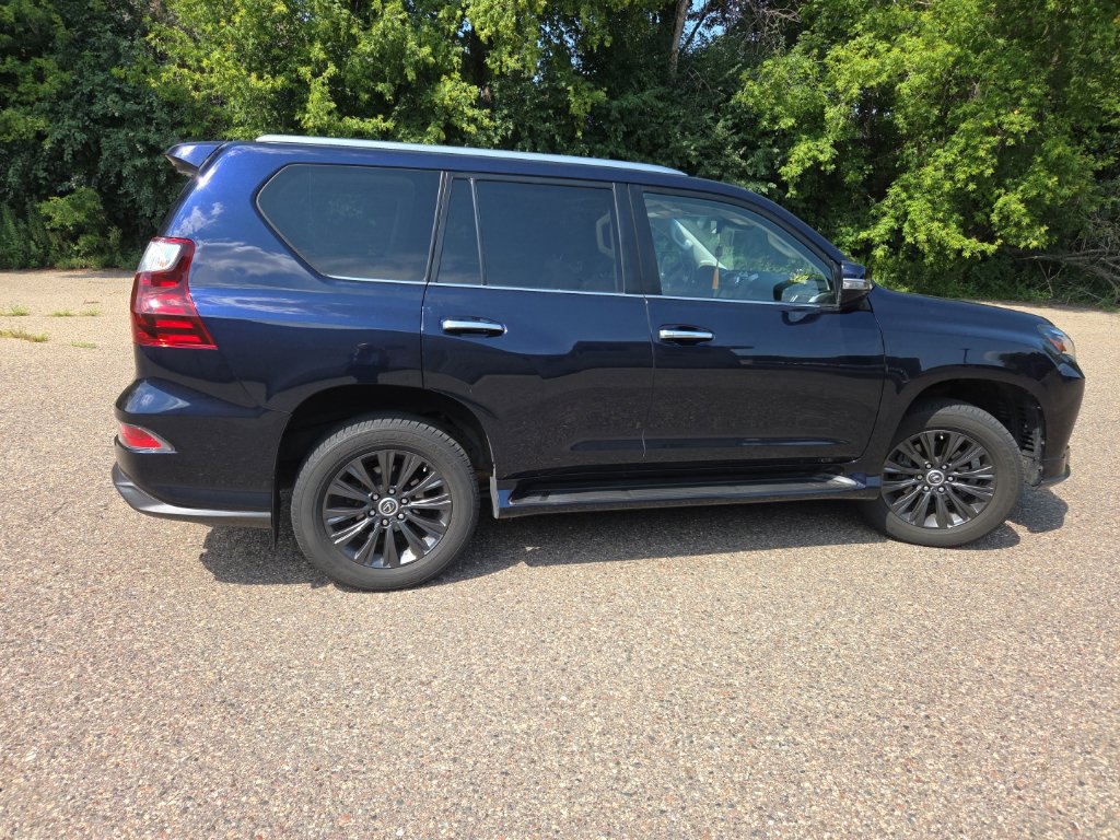 Used 2021 Lexus GX 460 Premium w/ Accessory Package AWD/4WD image 18
