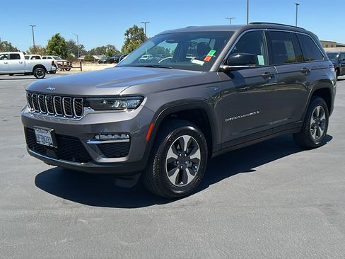 Used 2022 Jeep Grand Cherokee Limited 4xe w/ Luxury Tech Group II AWD/4WD image 7
