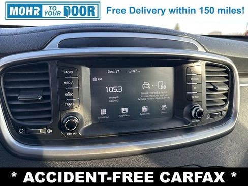 Used 2019 Kia Sorento LX image 16