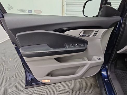 Used 2021 Honda Pilot Touring image 33