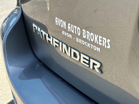 Used 2018 Nissan Pathfinder S AWD/4WD image 10