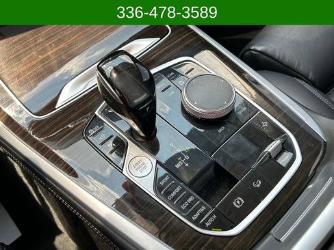 Used 2021 BMW X7 xDrive40i w/ Parking Assistance Package AWD/4WD image 25