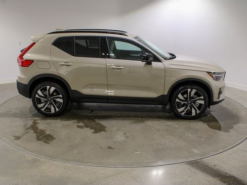 New 2026 Volvo XC40 B5 Ultra w/ Climate Package image 6