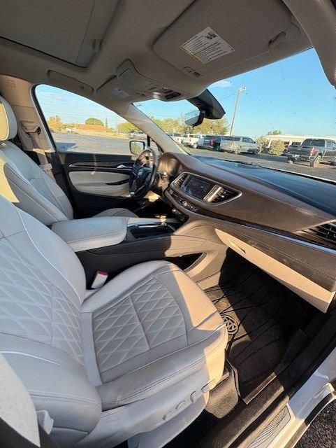 Used 2023 Buick Enclave Avenir w/ Avenir Technology Package FWD image 10