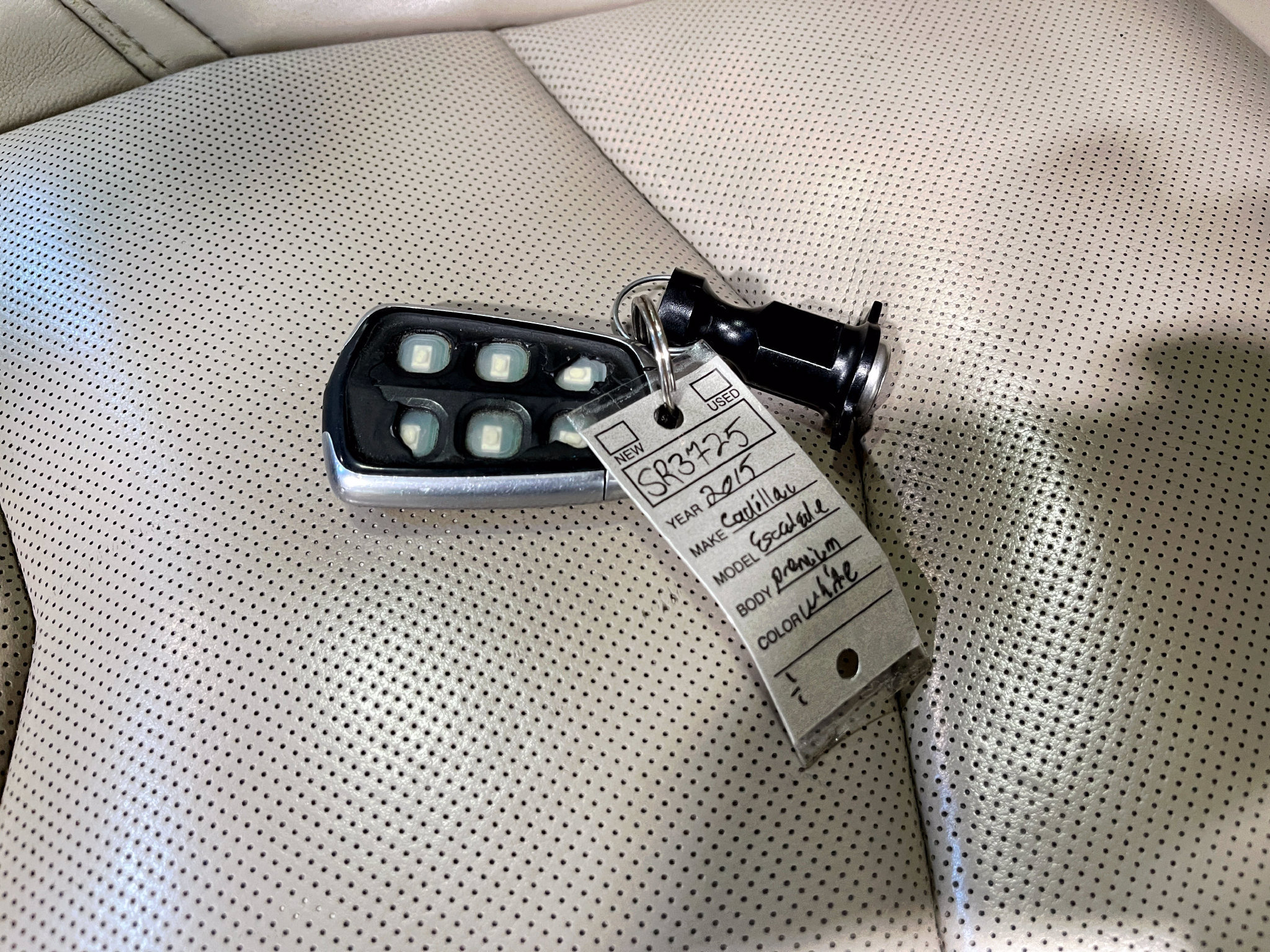 Used 2015 Cadillac Escalade Premium AWD/4WD image 39