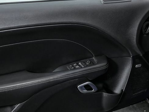 Used 2016 Dodge Challenger R/T Scat Pack w/ Leather Interior Group image 15