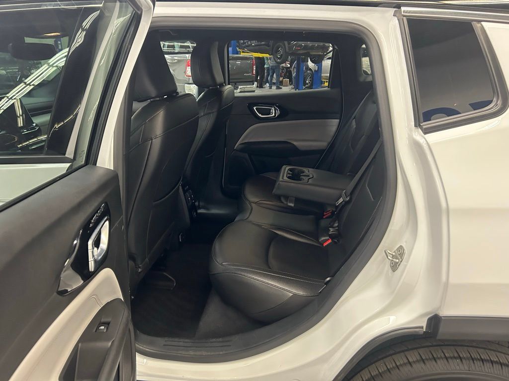 Used 2024 Jeep Compass Limited AWD/4WD image 17