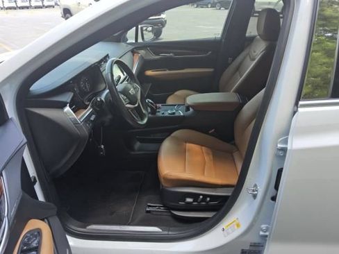Used 2024 Cadillac XT5 Premium Luxury w/ Technology Package FWD image 12