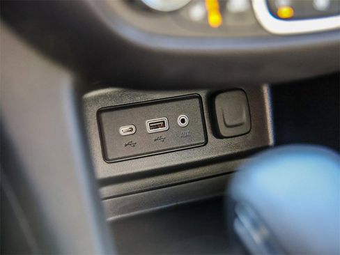 Used 2022 Chevrolet Equinox LT image 30