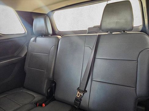 Used 2019 Chevrolet Traverse LT w/ LT Premium Package FWD image 14