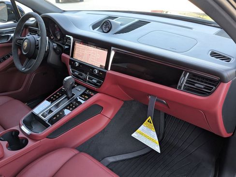 New 2026 Porsche Macan S image 26