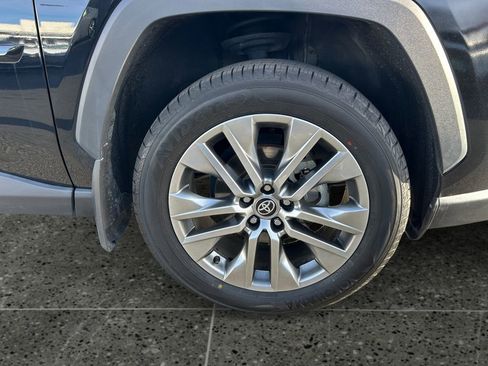 Used 2023 Toyota RAV4 XLE Premium image 9