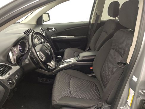 Used 2020 Dodge Journey SE w/ SE Popular Equipment Group image 17