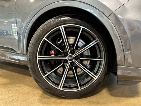 Used 2021 Audi SQ7 Premium Plus w/ SQ7 Black Optic Package AWD/4WD image 10