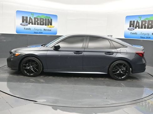Used 2025 Honda Civic Sport image 2