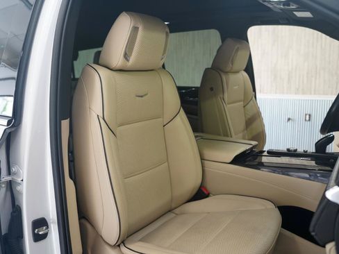 Used 2021 Cadillac Escalade Premium Luxury w/ Driver Assist Tech Package AWD/4WD image 31