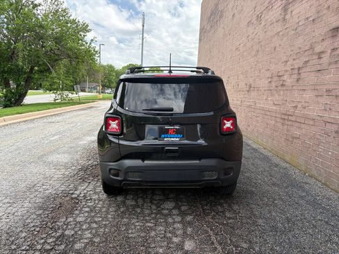 Used 2021 Jeep Renegade Latitude AWD/4WD image 5
