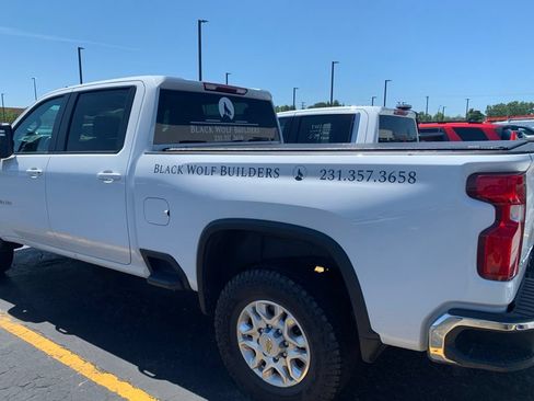 Used 2024 Chevrolet Silverado 3500 LT w/ Convenience Package AWD/4WD image 5