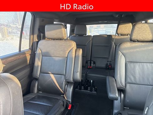 Used 2021 Chevrolet Suburban LT image 9