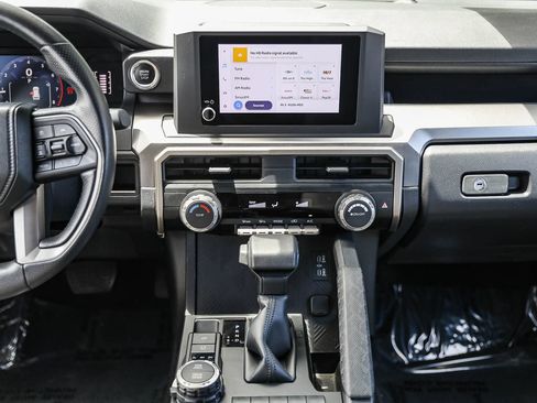 Certified 2025 Toyota 4Runner SR5 AWD/4WD image 13