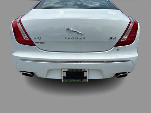 Used 2013 Jaguar XJ w/ Front Seat Comfort Pkg RWD image 28