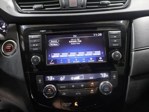 Used 2019 Nissan Rogue SV AWD/4WD image 25