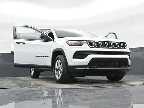 Used 2025 Jeep Compass Sport w/ Mopar Graphics Package AWD/4WD image 52