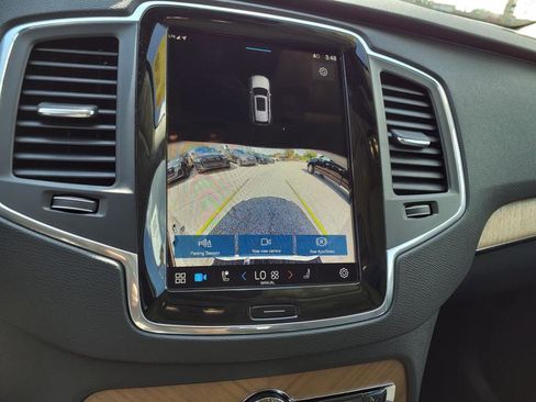 Certified 2025 Volvo XC90 T8 Core w/ Climate Package image 20