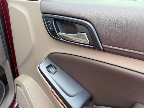 Used 2018 Chevrolet Tahoe Premier AWD/4WD image 32