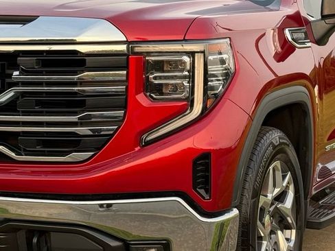 Used 2023 GMC Sierra 1500 SLT RWD image 8