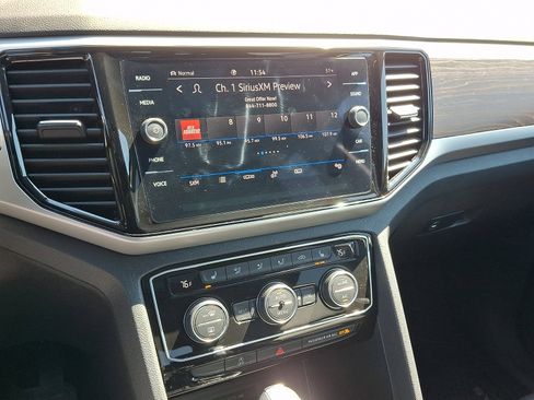 Used 2023 Volkswagen Atlas SE w/ Panoramic Sunroof Package image 19