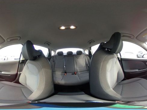 Used 2025 Kia K4 LXS image 41