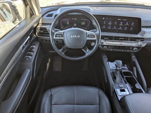 Certified 2024 Kia Telluride EX w/ EX Captain's Chair Package image 23