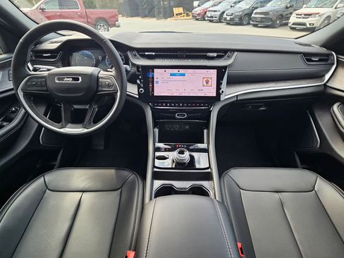 New 2026 Jeep Grand Cherokee Limited image 9