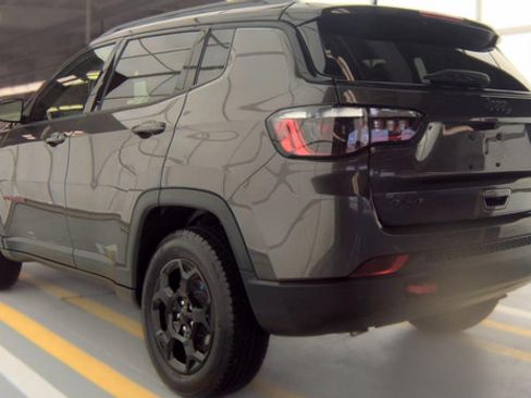 Used 2023 Jeep Compass Trailhawk AWD/4WD image 6