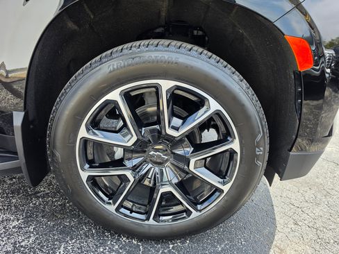 Used 2024 Chevrolet Tahoe RST w/ Luxury Package image 16