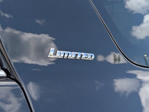 Used 2022 Toyota 4Runner Limited AWD/4WD image 33