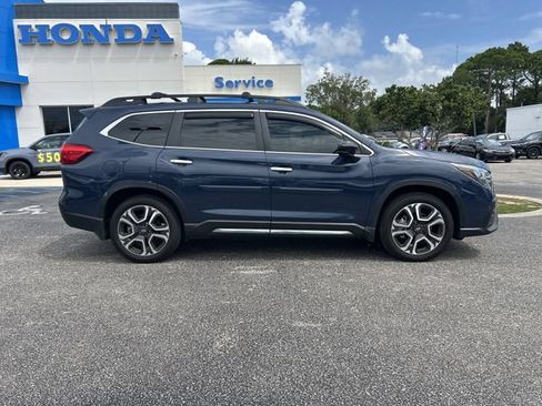 Used 2025 Subaru Ascent Touring w/ Popular Package #1 AWD/4WD image 3