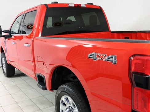 Used 2025 Ford F350 Lariat w/ Chrome Package image 46