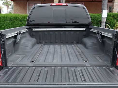 Used 2017 Nissan Frontier SV w/ SV Value Truck Package RWD image 8