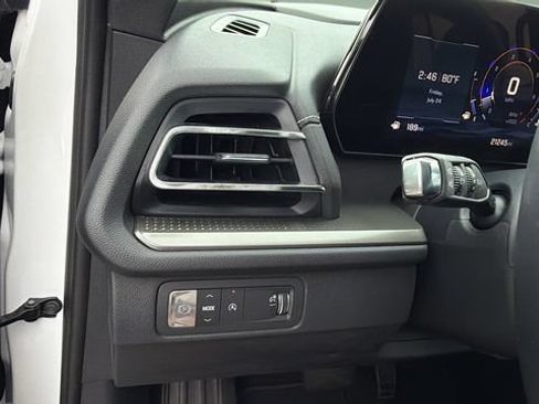 Used 2025 Chevrolet Traverse LT w/ Enhanced Driving Package FWD image 21