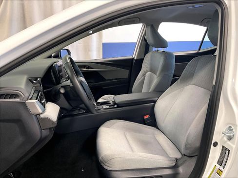 Used 2025 Toyota Camry LE w/ Convenience Package FWD image 10