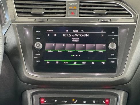 Used 2022 Volkswagen Tiguan SEL R-Line image 24