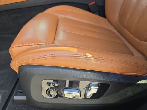 Used 2022 BMW X7 xDrive40i w/ Premium Package AWD/4WD image 34