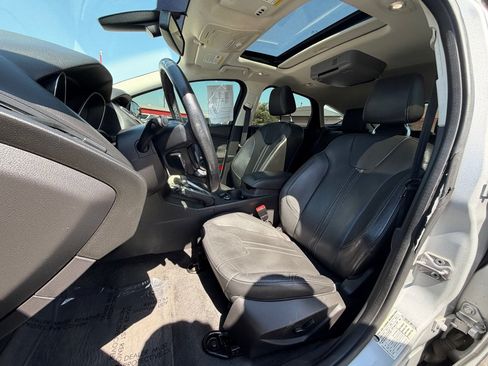 Used 2012 Ford Focus SEL FWD image 10